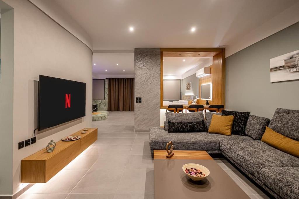 Smaragdi Luxury Jacuzzi Apartment Noho Premium Living Athena Bagian luar foto