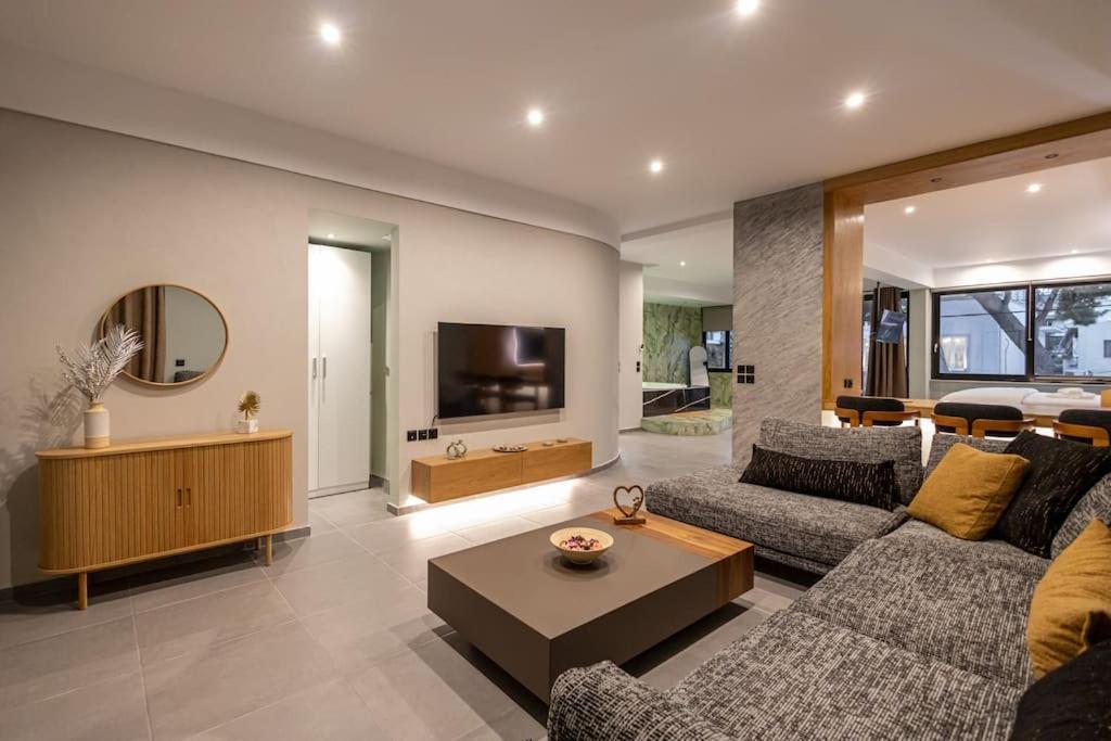 Smaragdi Luxury Jacuzzi Apartment Noho Premium Living Athena Bagian luar foto